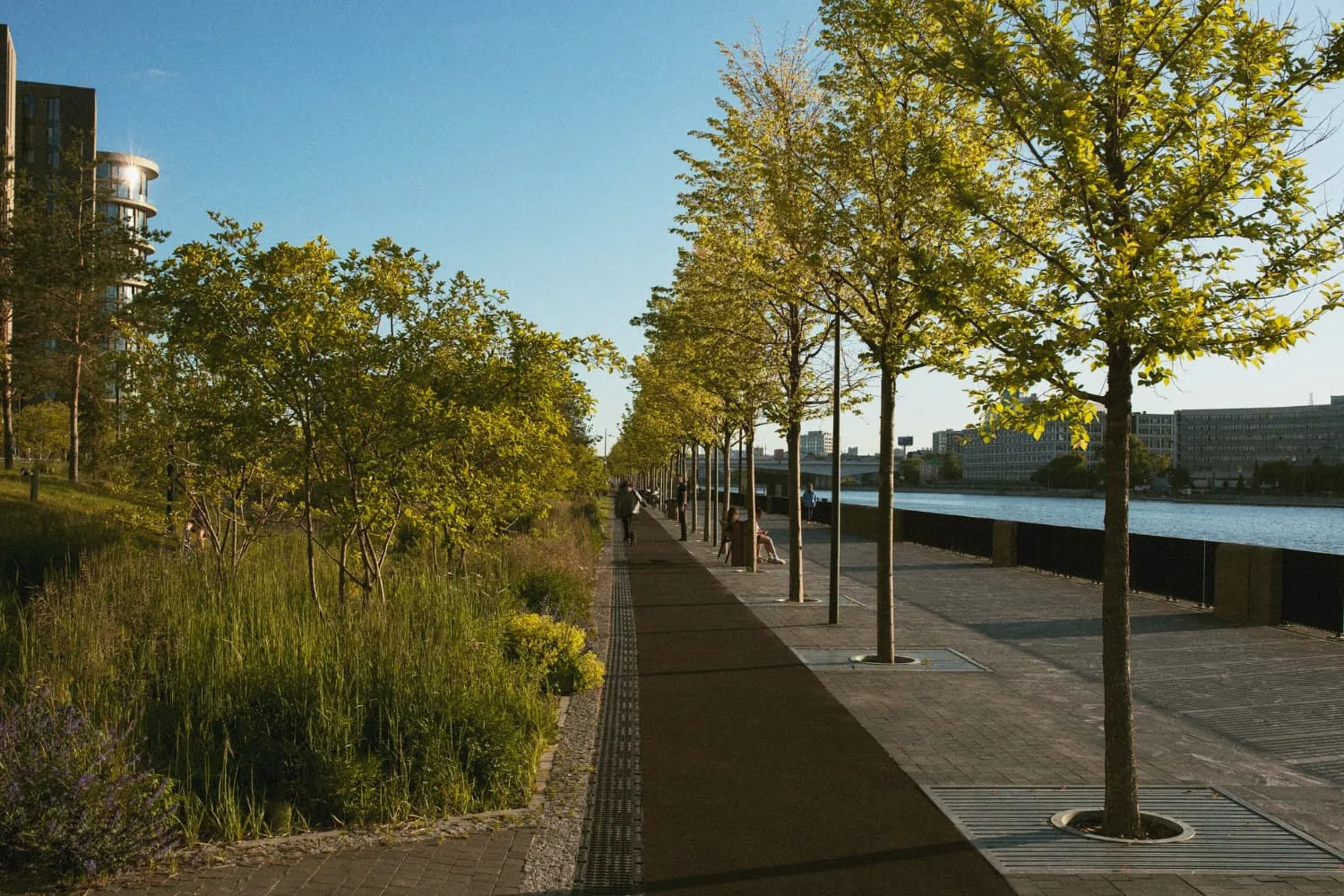 Riverside Park multi-use asphalt pathway for pedestrians and cyclists